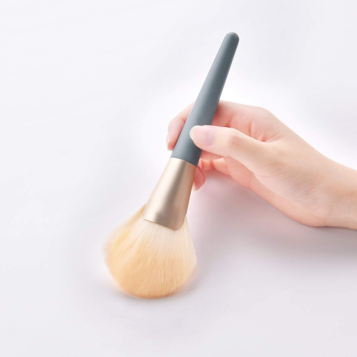 Beauty Tools Makeup Brush – Professional Quality for Flawless Application